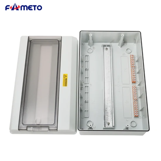 at-18 The Photovoltaic Distribution Box Surge Circuit Breaker Is Equipped with PC Flame Retardant Shell